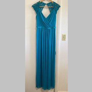 David’s Bridal Gown in Oasis‎ NWT Size 4 Lace Back Maxi Dress Formal Wedding